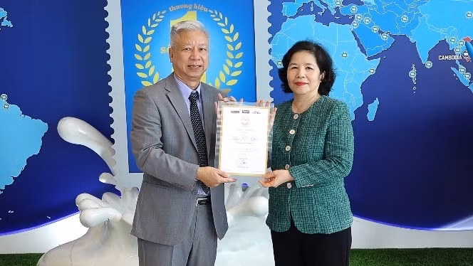 ceo vinamilk mai kieu lien duoc vinh danh doanh nhan xuat sac 2022 hinh 1