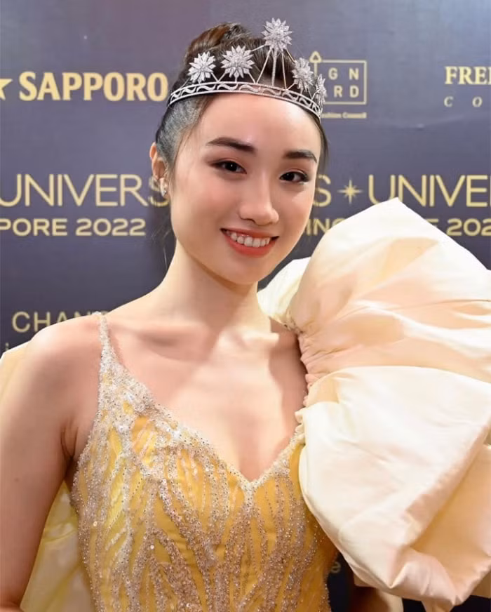 carissa yap hoa hau hoan vu singapore 2022 khien fan dam duoi hinh 1
