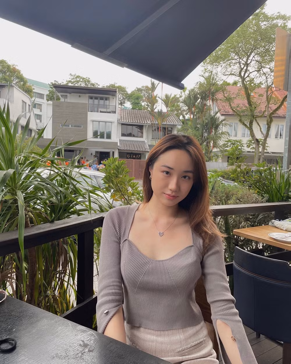 carissa yap hoa hau hoan vu singapore 2022 khien fan dam duoi hinh 3