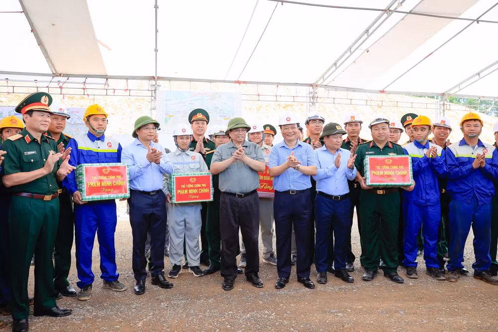 phan dau thong xe cac du an thanh phan cao toc bac nam di qua quang binh vao dip 30 4 2025 hinh 4