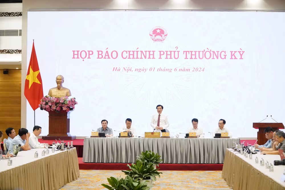 lien tiep xay ra cac vu ngo doc thuc pham tap the thu truong bo y te chi ro nguyen nhan hinh 1