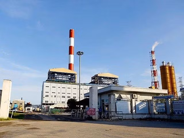 Để giữ vững niềm tin cho người lao động tại một dự án đang gặp muôn vàn khó khăn như NMNĐ Thái Bình 2 đòi hỏi sự bền bỉ, kiên trì và quan tâm thực sự của cả hệ thống chính trị.
