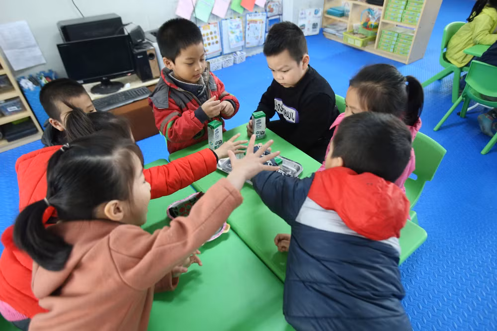 Nhiều phụ huynh muốn mỗi con được thêm 2-3 suất của chương trình sữa học đường nữa.