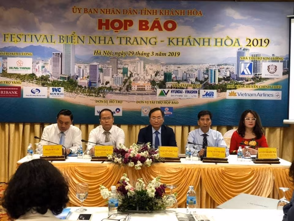 Họp báo Festival biển Khánh Hòa 2019 sáng 29-3 tại Hà Nội. Ảnh: hanoimoi.com.vn