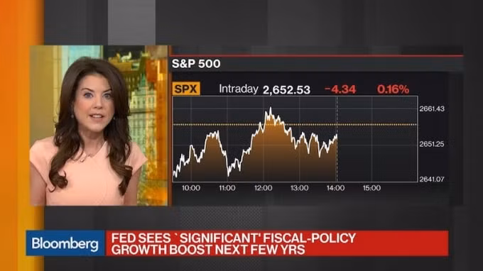 Julia Chatterley từng là người dẫn chương trình chính cho 2 chương trình tài chính “Bloomberg Market” và “What’d you miss?” trên kênh Bloomberg.