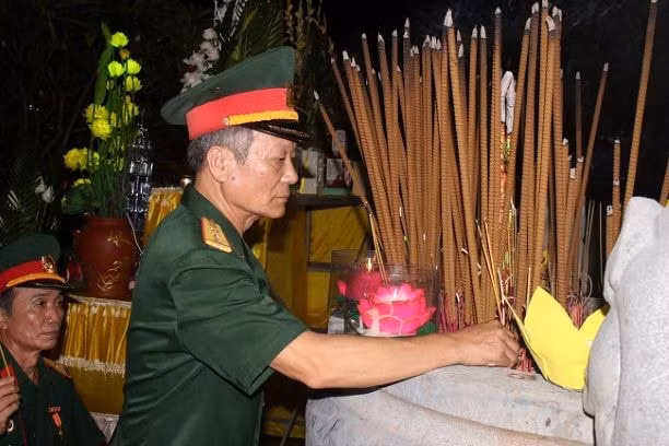 Lực lượng Cựu chiến binh dâng hương tưởng niệm các liệt sỹ