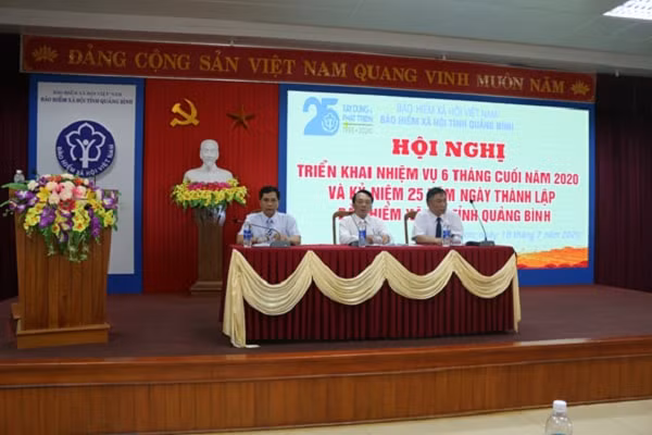 BHXH tỉnh Quảng Bình vừa tổ chức Hội nghị Kỷ niệm 25 năm ngày thành lập BHXH tỉnh và triển khai nhiệm vụ 6 tháng cuối năm 2020.