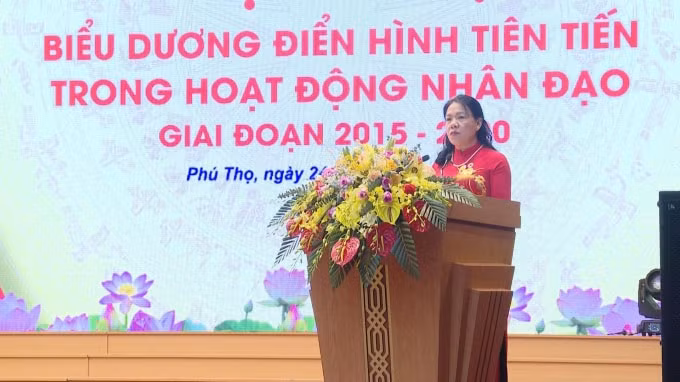 PGS.TS Nguyễn Thị Xuân Thu – Bí thư Đảng Đoàn, Chủ tịch Trung ương Hội Chữ thập đỏ Việt Nam phát biểu tại hội nghị.