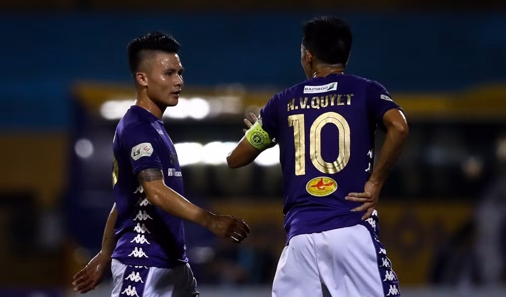 Quang Hải không còn giữ được phong độ sau 10 vòng đấu đã qua tại V.League 2020. Ảnh: internet.