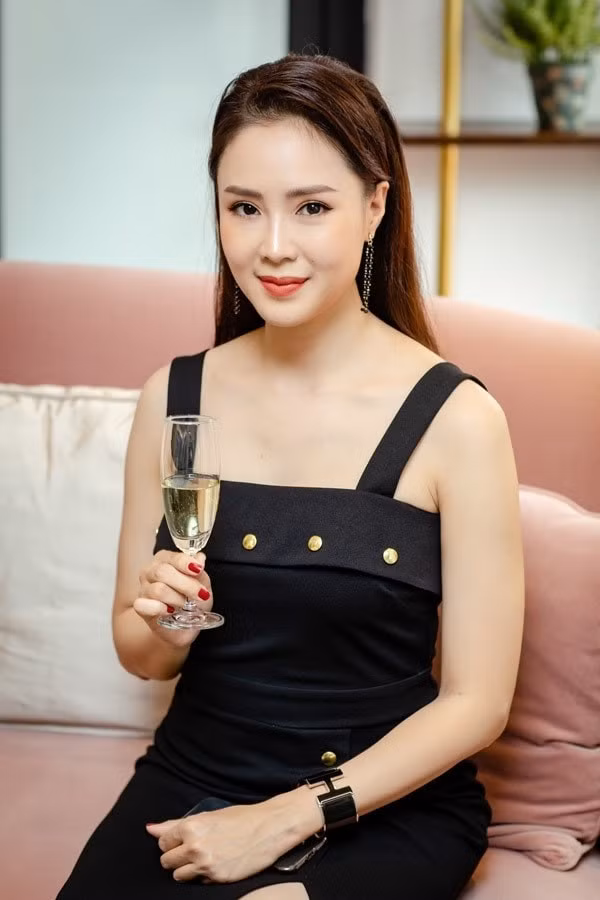 Hồng Diễm,
