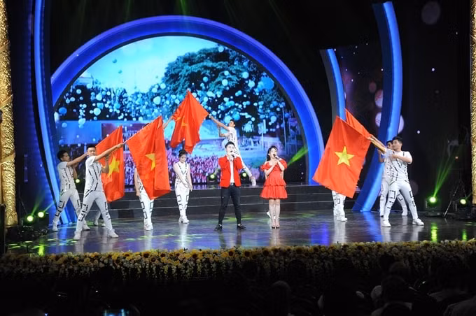 Tiết mục biểu diễn văn nghệ tại lễ trao giải