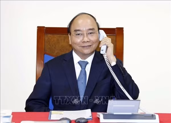 Thủ tướng Nguyễn Xuân Phúc điện đàm với bà Ursula von der Leyen, Chủ tịch Ủy ban châu Âu. Ảnh: TTXVN