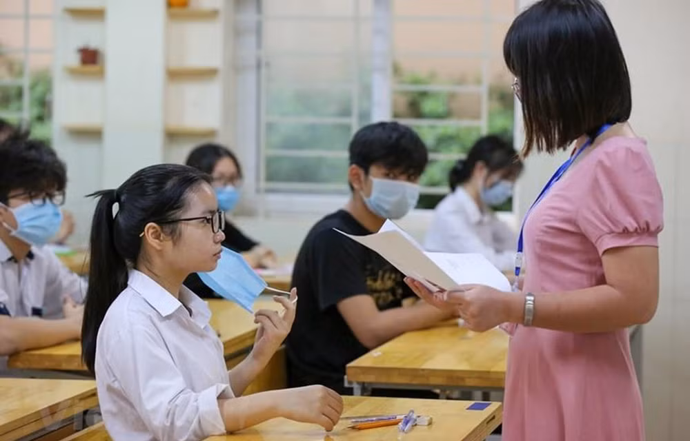 diep khuc thieu giao vien va noi tran tro ba quyen hinh 2