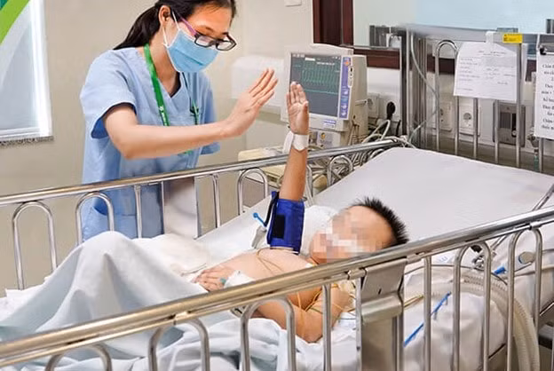 bac si len tieng canh bao tinh trang tre bi ran can mua mua hinh 2