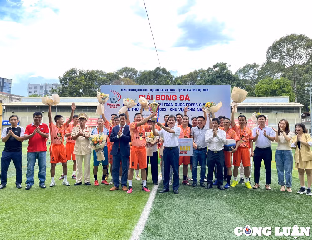 lo dien quan quan giai bong da bao chi toan quoc press cup lan thu vii khu vuc phia nam hinh 1