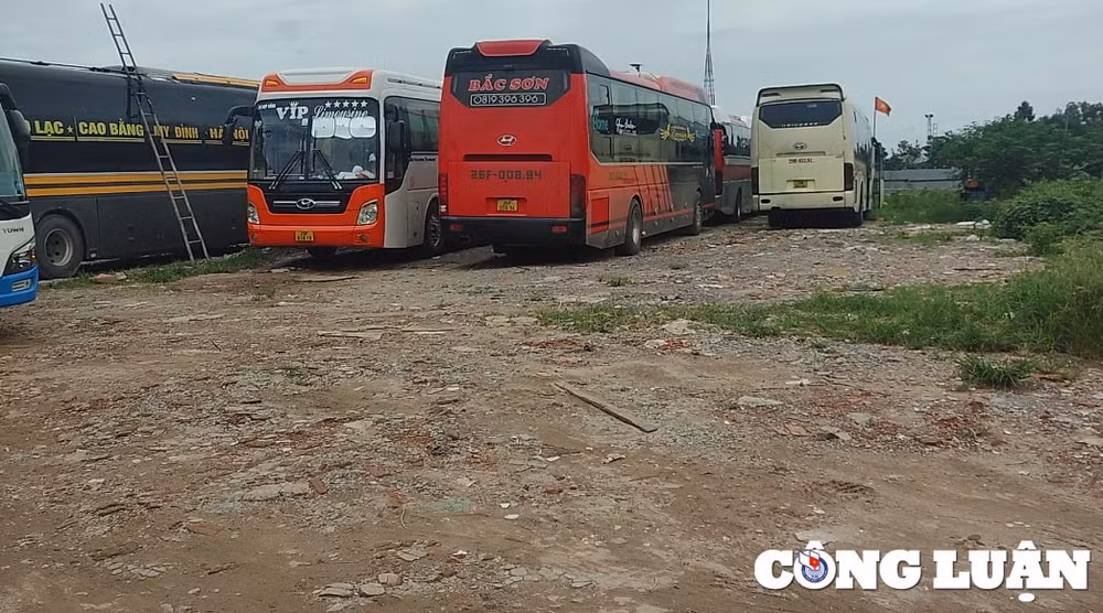 nha xe thu thoai chay sai luong tuyen vo tu don tra khach khap noi trong noi thanh ha noi hinh 7