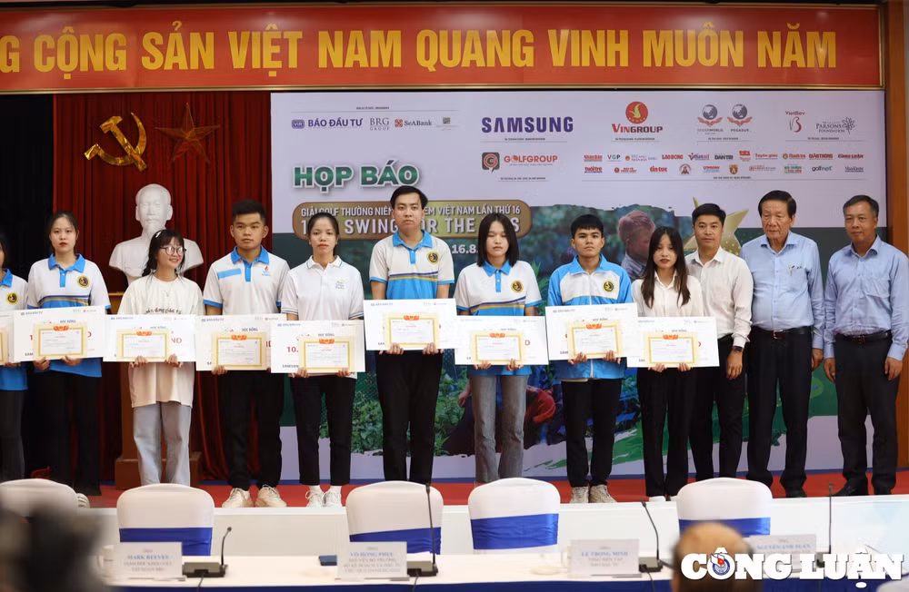 giai golf tu thien thuong nien vi tre em viet nam lan toa tinh than nhan van hinh 1