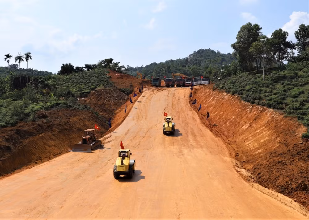 dau tu tuyen cao toc tuyen quang ha giang giai doan 1 voi quy mo 2 lan xe hinh 1