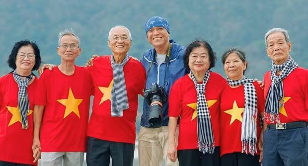 nhiep anh gia nguyen a ra mat 2 cuon sach ve tu tu cuu tu con dao hinh 1