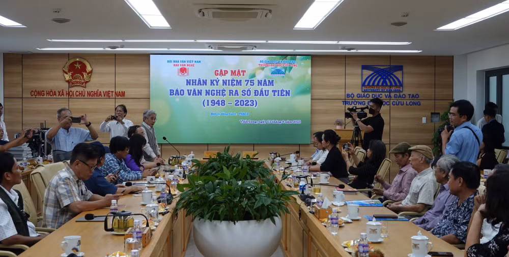 bao van nghe to chuc gap mat ky niem 75 nam ra so bao dau tien hinh 1