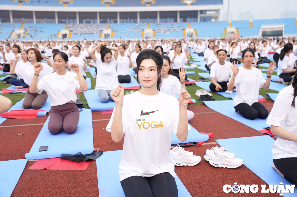 an tuong voi man dong dien yoga xep hinh la co to quoc tai san van dong my dinh hinh 17
