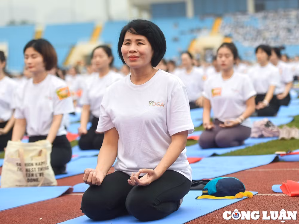 an tuong voi man dong dien yoga xep hinh la co to quoc tai san van dong my dinh hinh 7