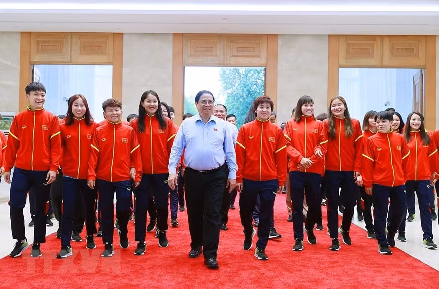 thu tuong pham minh chinh gap mat bieu duong doi tuyen bong da nu quoc gia tro ve sau world cup hinh 1