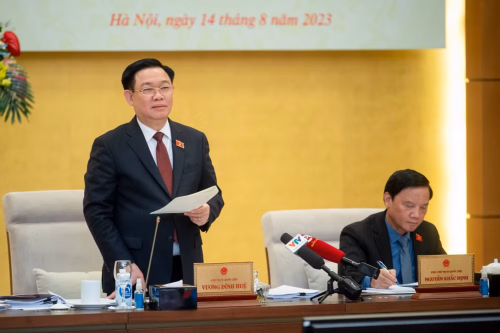de nghi danh gia ky hon ve chu truong mot chuong trinh nhieu bo sach giao khoa hinh 3