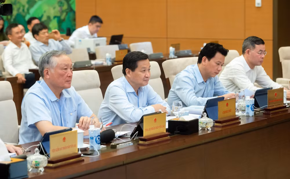 uy ban thuong vu quoc hoi cho y kien ve 11 du an luat va du thao nghi quyet hinh 3