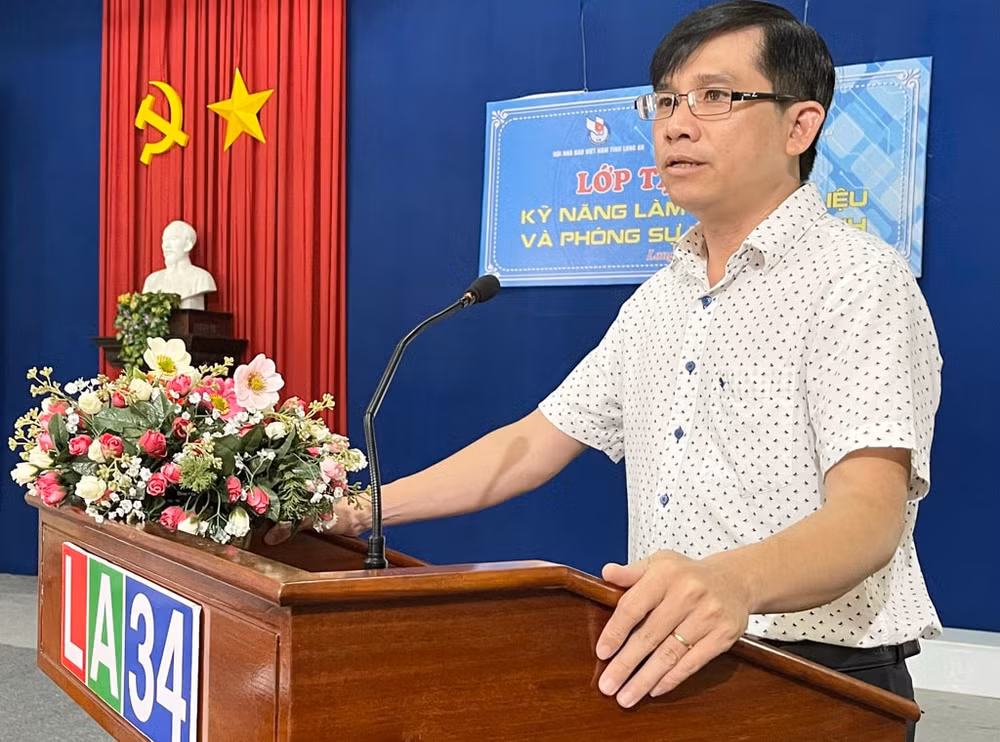 chia se ky nang lam phim tai lieu va phong su truyen hinh hinh 1