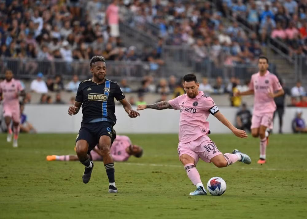 gia ve xem tran chung ket cua messi o inter miami dat hon champions league hinh 1