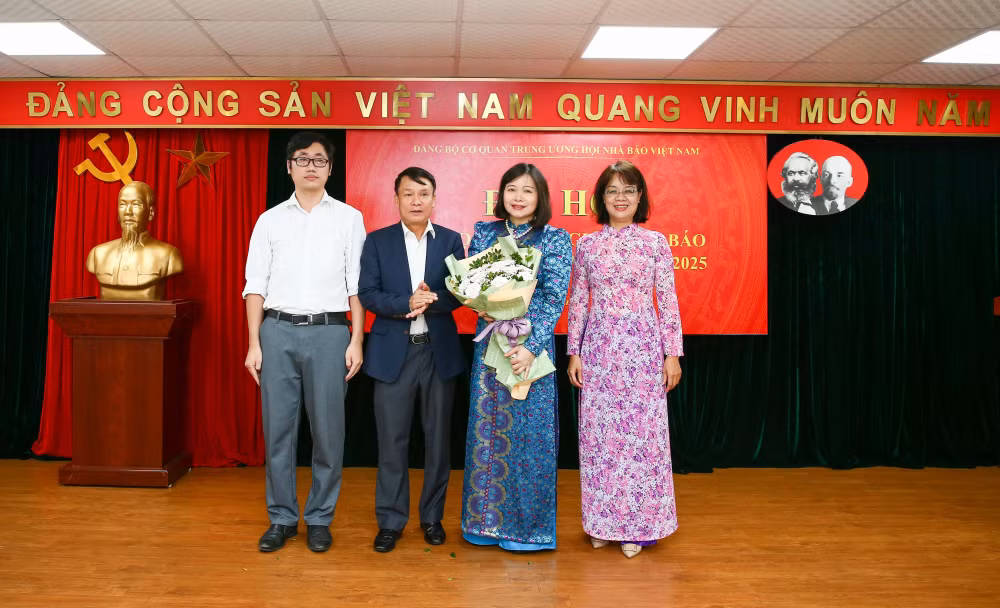 dai hoi chi bo tap chi nguoi lam bao lan thu iv nhiem ky 2022 2025 hinh 4