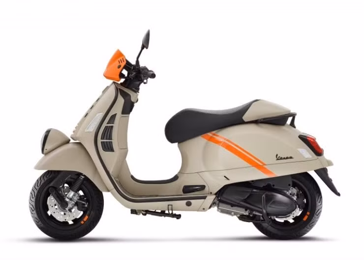 vespa gtv hoi sinh voi thiet ke the thao manh me hinh 4