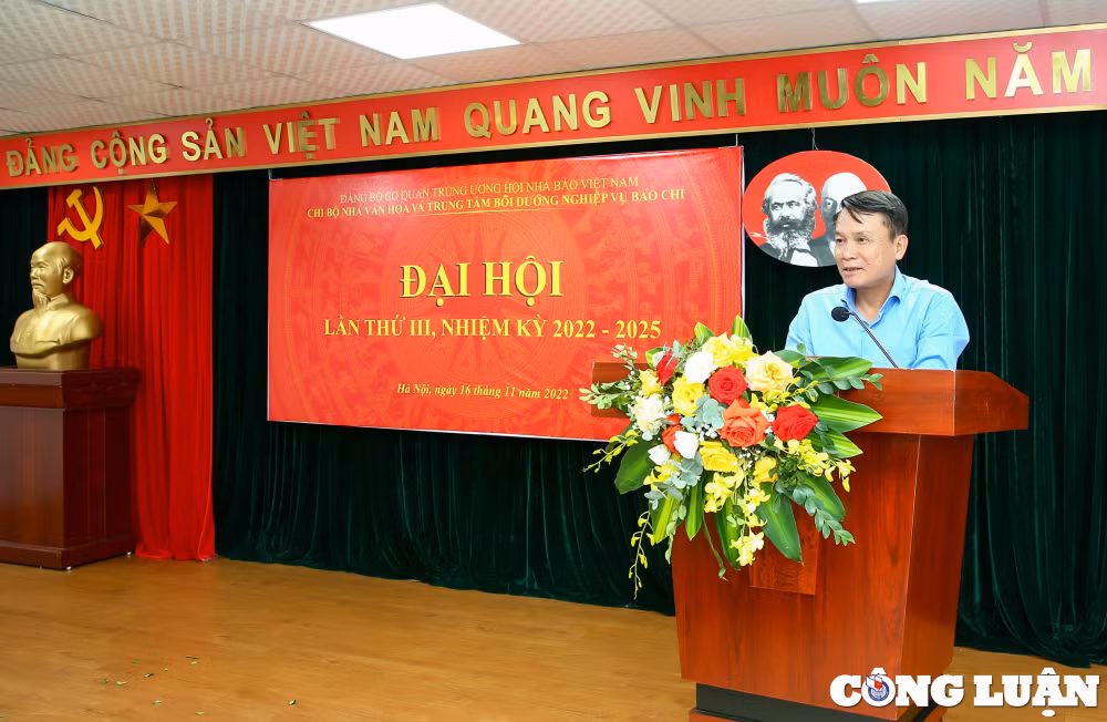 giu vung vai tro cua tung dang vien trong cong tac xay dung to chuc co so dang trong sach vung manh hinh 4