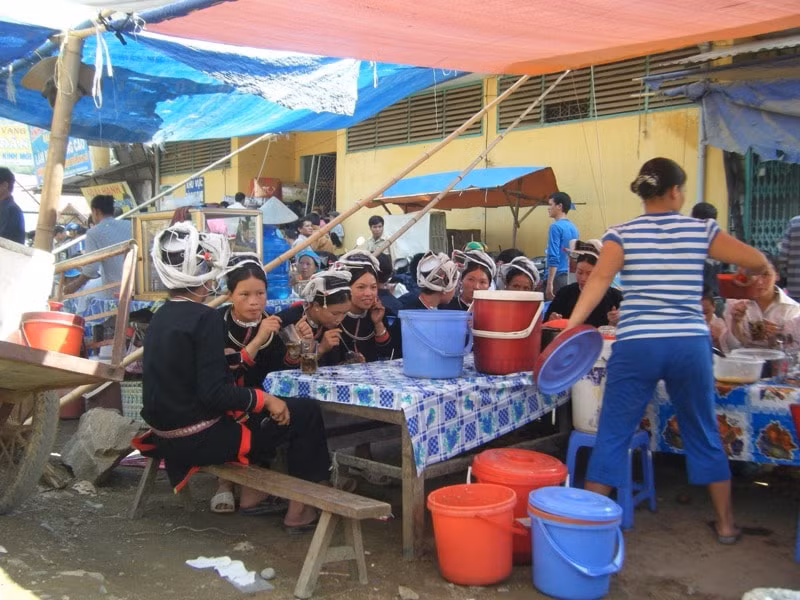 doc dao sac mau cho phien bao lac hinh 6