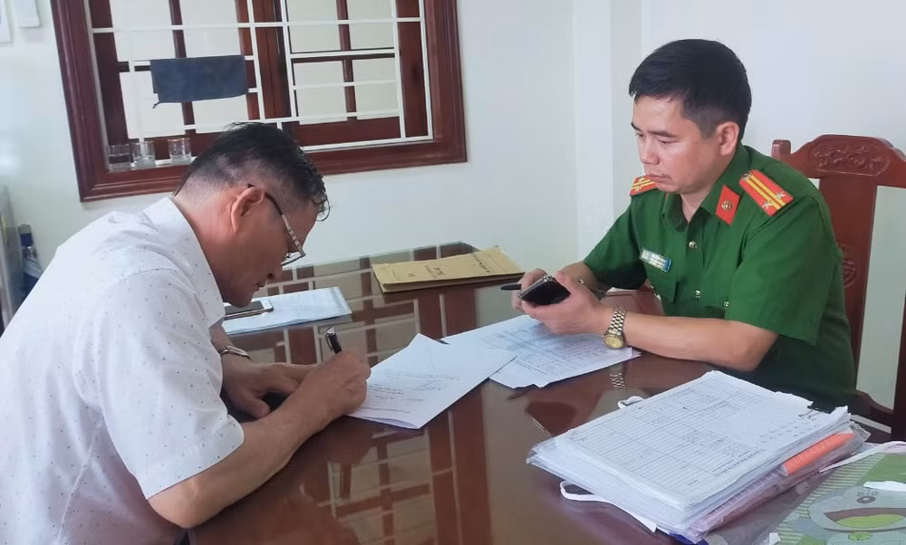 thanh hoa khoi to giam doc trung tam y te thi xa nghi son hinh 1