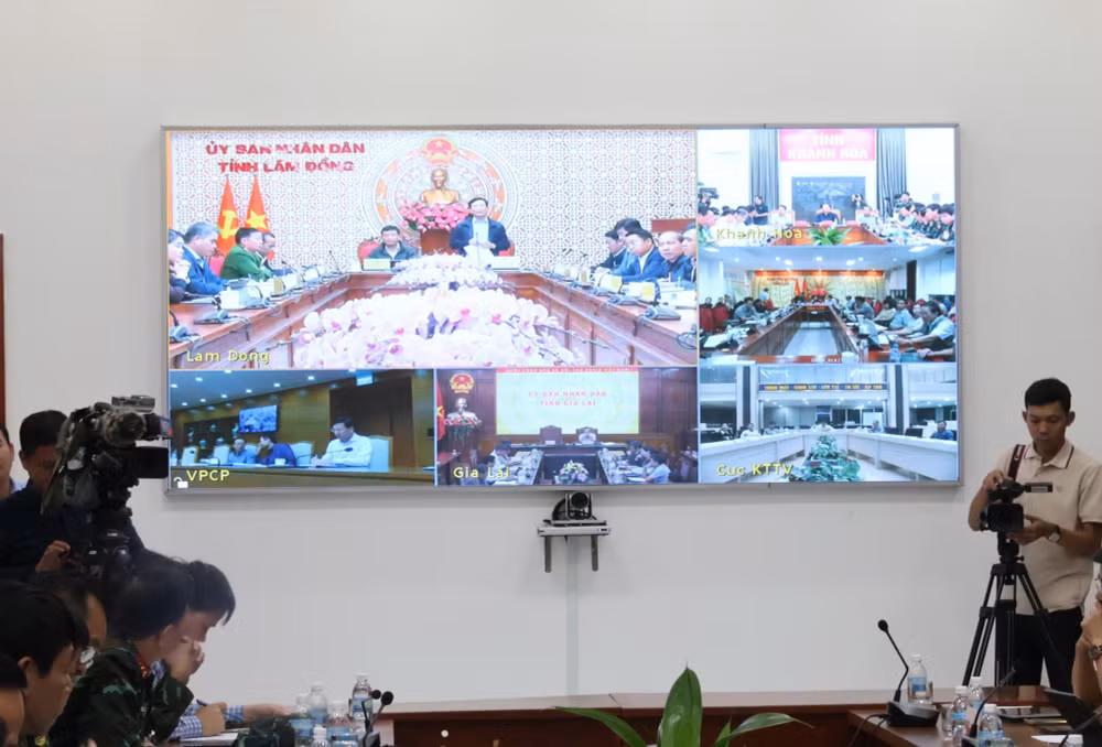 Phó Thủ tướng Hồ Quốc Dũng: Không để người dân kêu cứu trong đêm, bằng mọi cách tiếp cận vùng ngập sâu cứu dân- Ảnh 4.