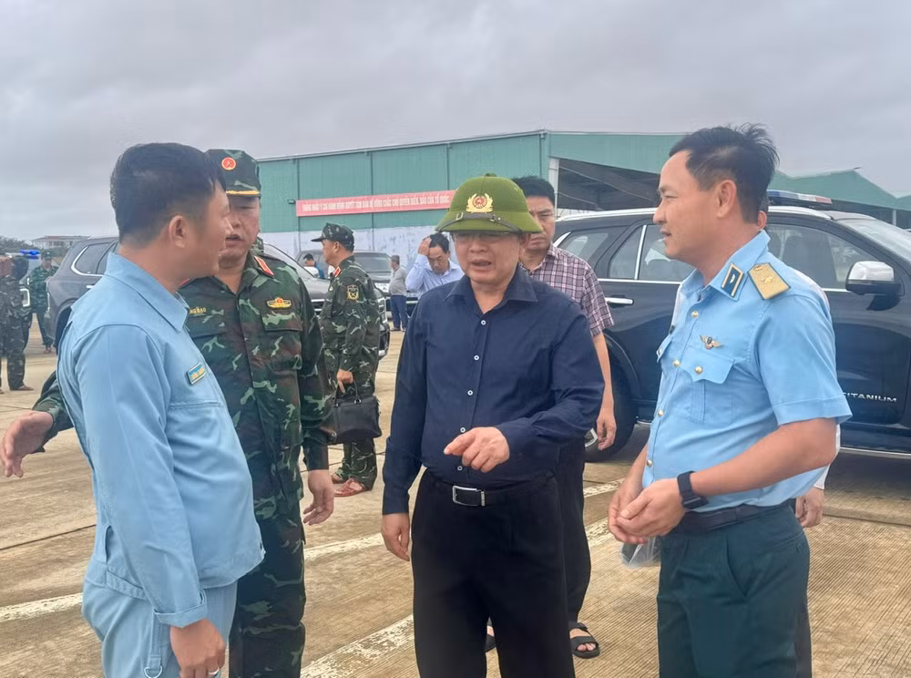 Phó Thủ tướng Hồ Quốc Dũng kiểm tra công tác ứng phó khẩn cấp mưa lũ tại Khánh Hòa- Ảnh 3.