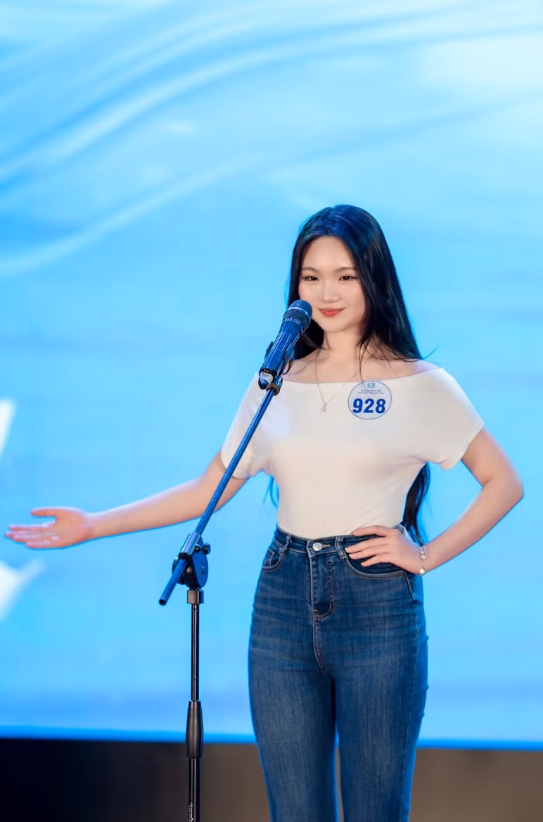 Ảnh màn hình 2025-11-25 lúc 08.42.13