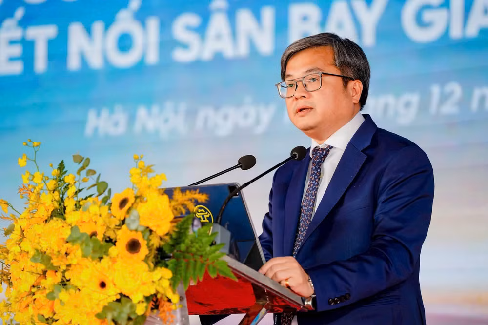Phó Chủ tịch UBND thành phố Trương Việt Dũng phát biểu tại lễ khởi công.