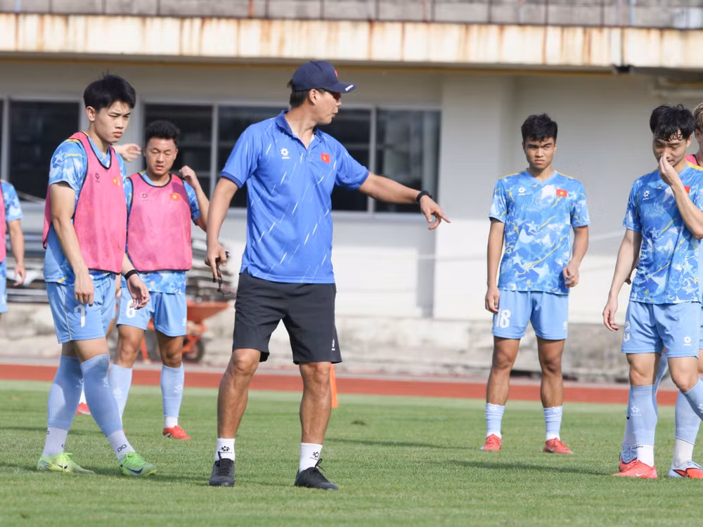U22 Viet Nam tap luyen