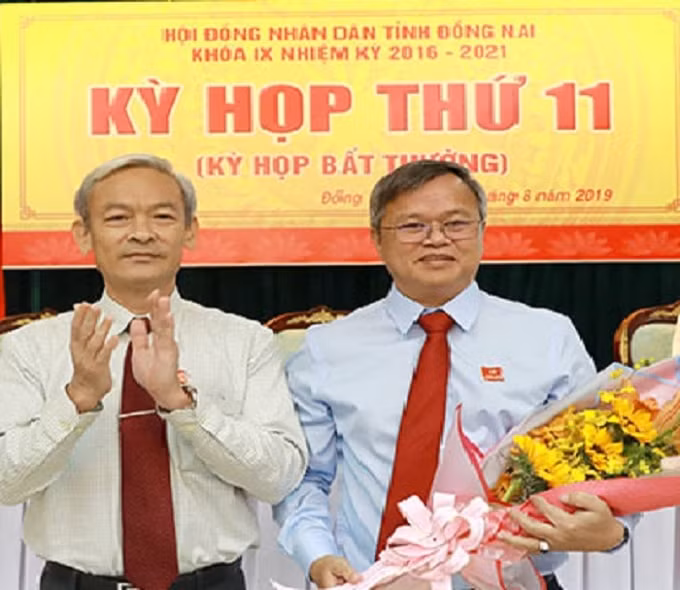 Bí thư tỉnh ủy, Chủ tịch HĐND tỉnh Đồng Nai chúc mừng Tân Chủ tịch UBND tỉnh Đồng Nai Cao Tiến Dũng