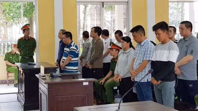 Các bị cáo tại phiên tòa sơ thẩm.