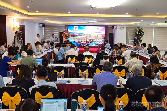 Quang cảnh Hội thảo khoa học “Ứng dụng Trí tuệ nhân tạo (AI) trong chuỗi dịch vụ logistics nhằm nâng cao năng lực cạnh tranh cảng Cửa ngõ Hải Phòng”.