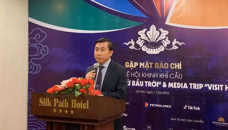 kham pha co do hue qua le hoi khinh khi cau hinh 1