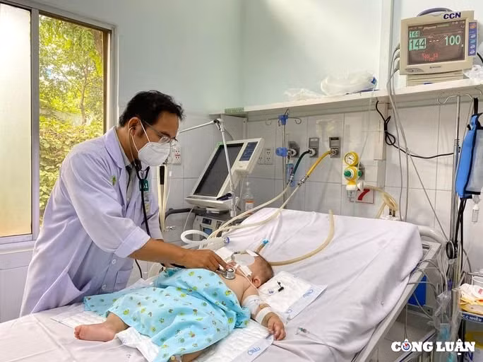 ben trong khu dieu tri sot xuat huyet nang o benh vien nhi dong 2 hinh 2