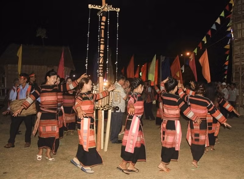 tung bung ngay hoi van hoa the thao cac dan toc thieu so tinh binh dinh hinh 1