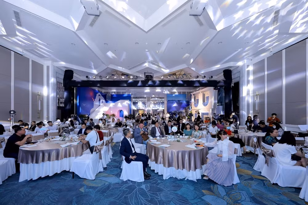 cam ranh bay hotels resorts sieu pham dau tu dang tien cua gioi tinh hoa hinh 2