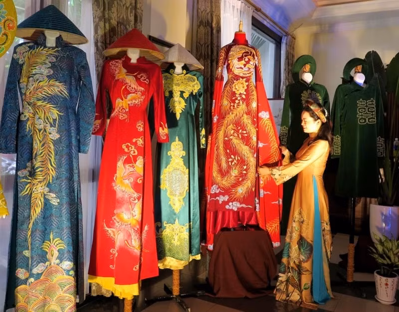 sap dien ra chuoi hoat dong quang ba ton vinh ao dai hue hinh 5