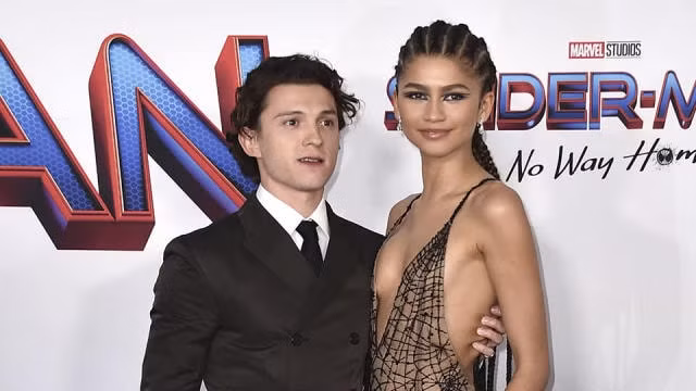 zendaya khong he mang bau voi nguoi nhen tom holland hinh 1
